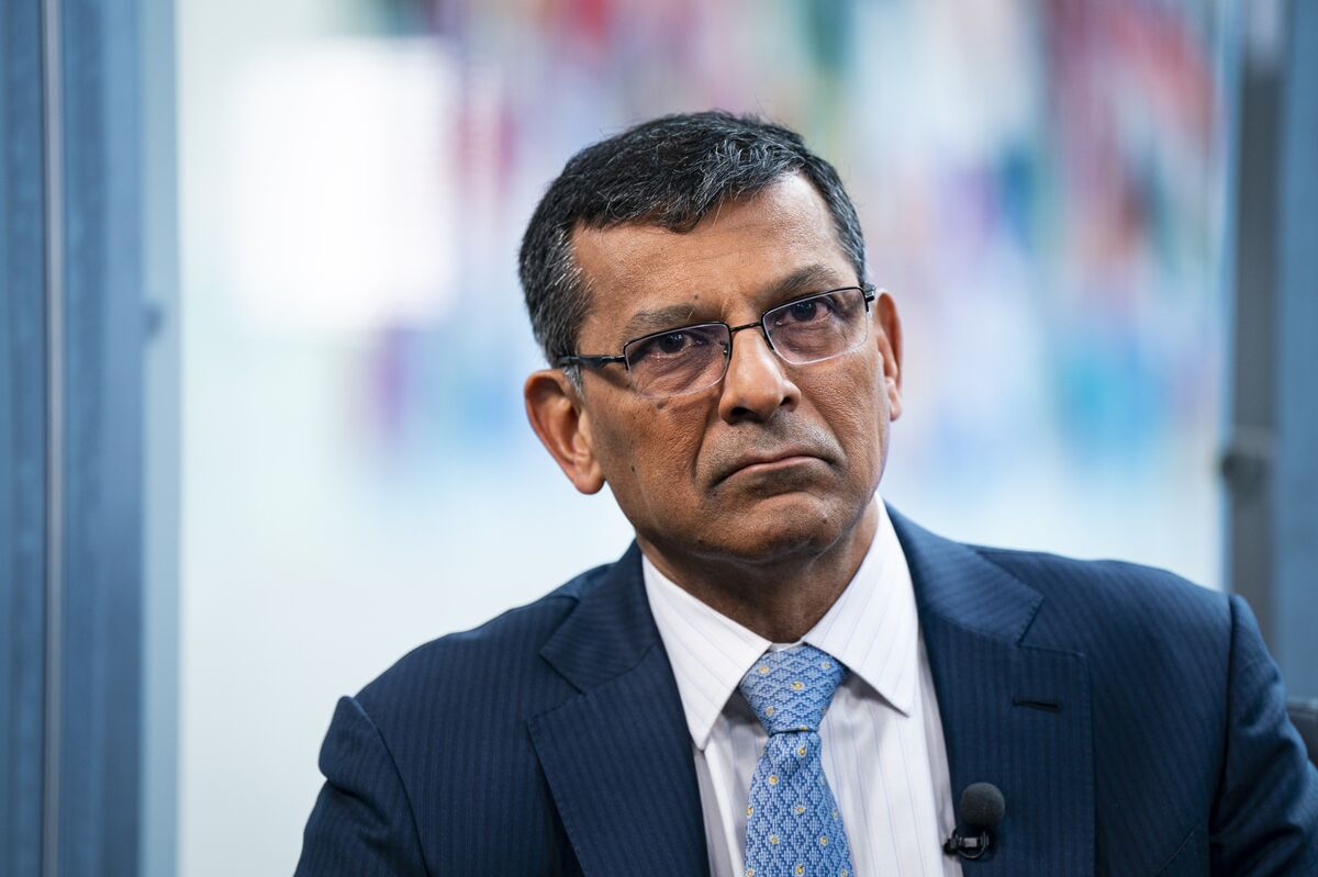 Raghuram Rajan Warns US Risks Future by Curbing Foreign Students Raghuram Rajan Warns US Risks Future by Curbing Foreign Students