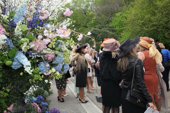 With $100 Bills and Rubies, Hats Bring Haul for Central Park