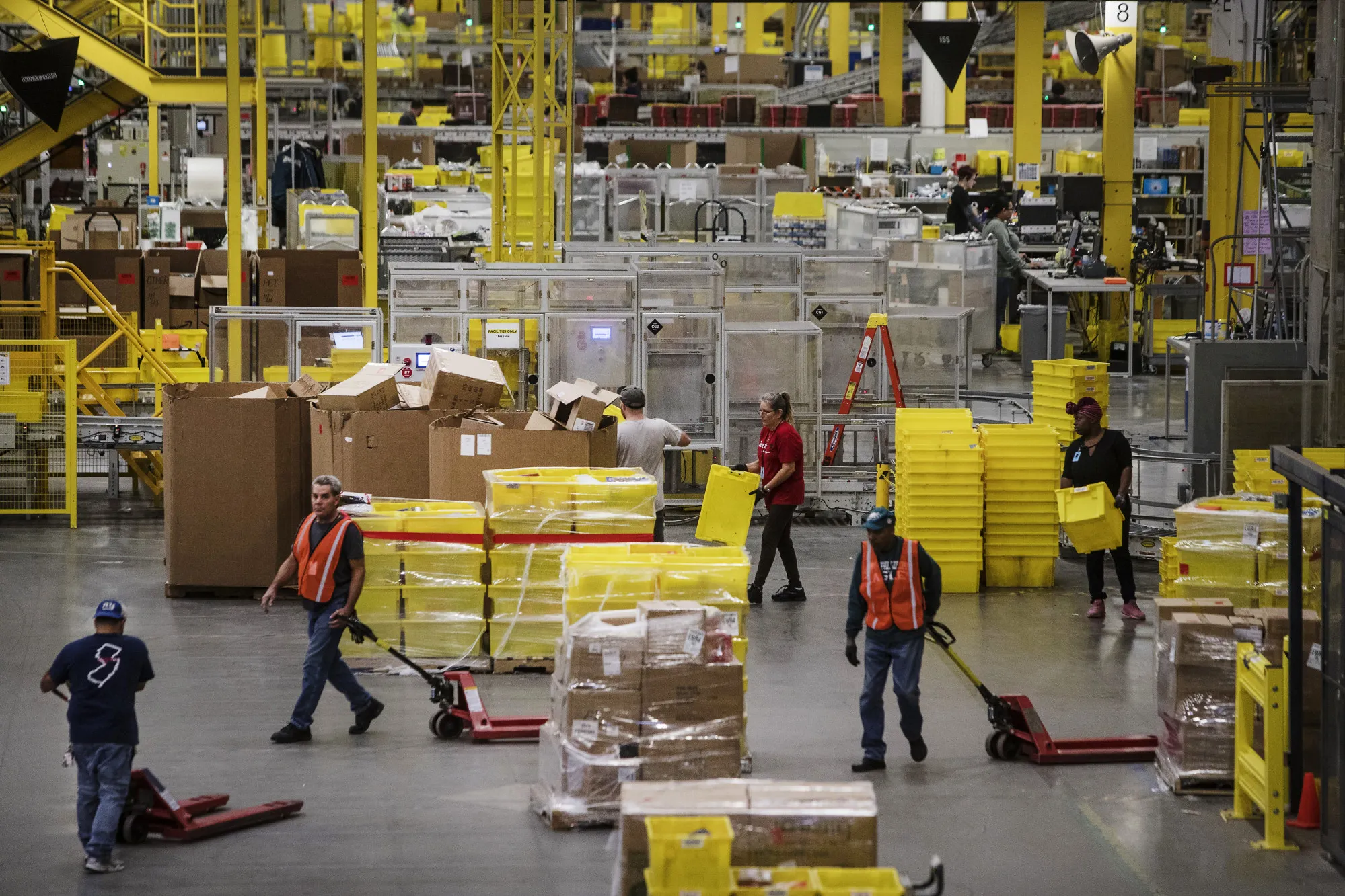Inside An Amazon.com Inc. Fulfillment Center On Cyber Monday 
