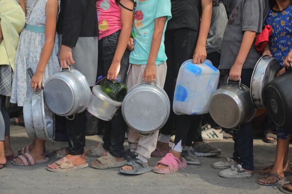 Food distributed to Palestinians struggling with hunger in Gaza