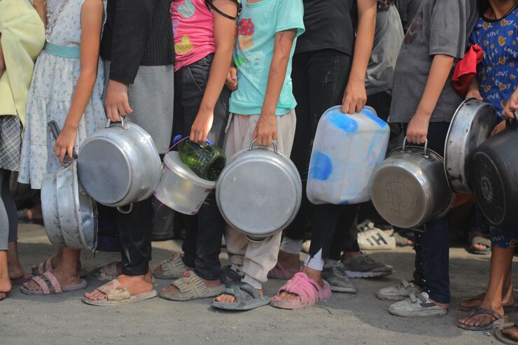 Food distributed to Palestinians struggling with hunger in Gaza