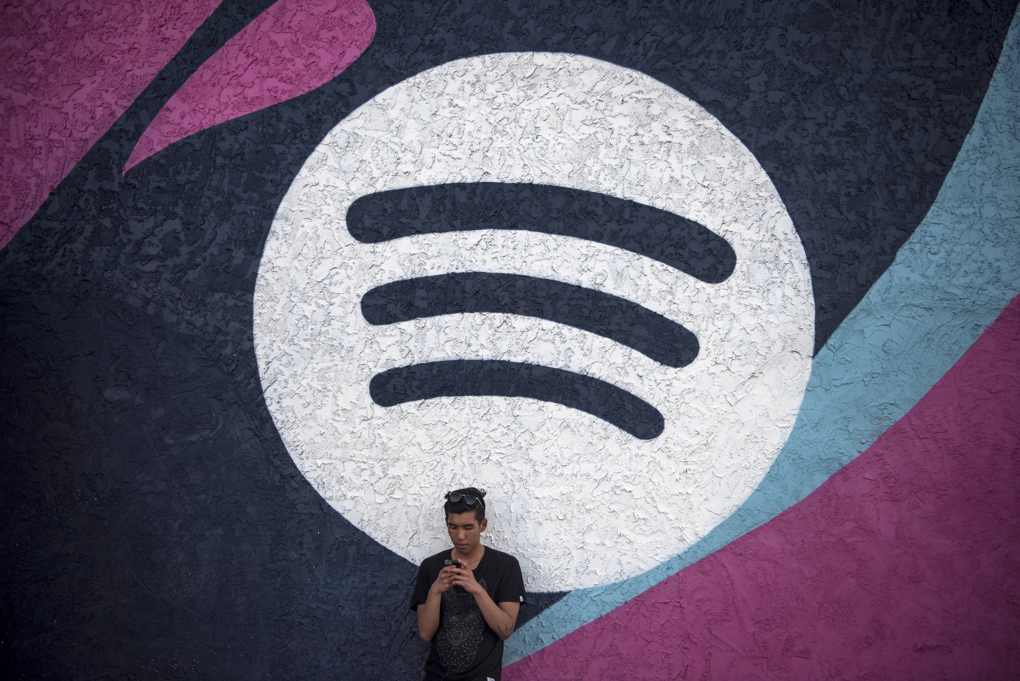 Spotify Adds More Users Than Expected, Warding Off Competition