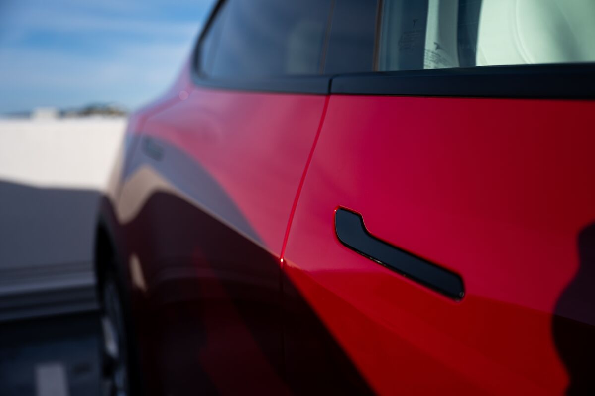 US to Begin Work on New Car Door Safety Rules After Deaths in Teslas