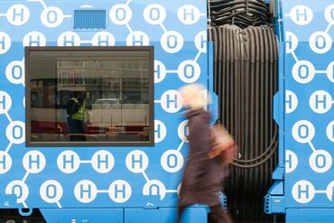 Presentation of a new train powered by fuel cells