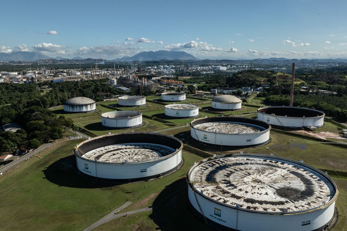 Petrobras Reports Weaker Earnings, Cuts Dividend amid Low Oil Prices Brazil