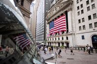 US Stocks Flat As Private Jobs Data Sparks Growth Concerns