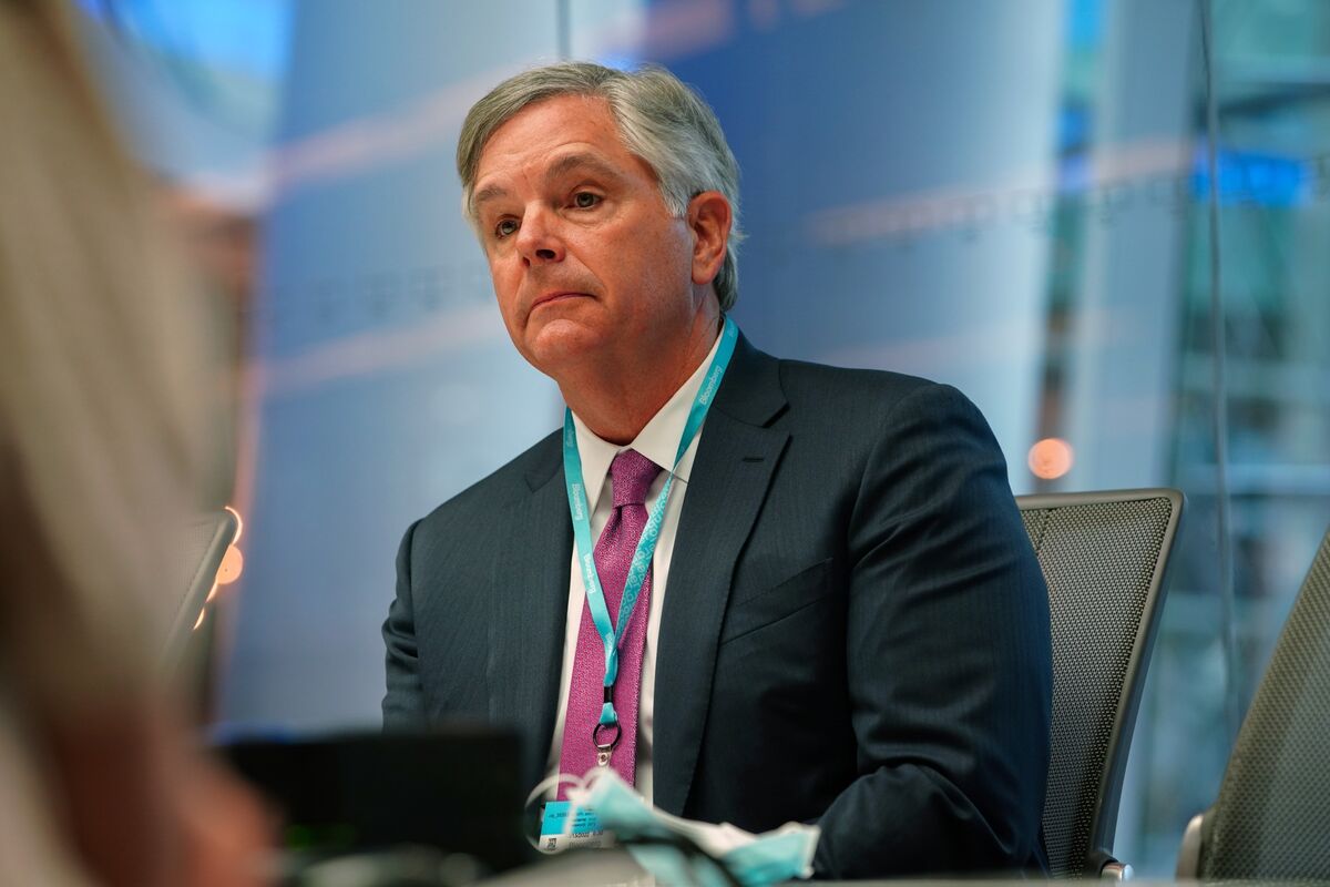 GE CEO Agrees to Big Pay Cut After Shareholder 'No' Vote - Bloomberg