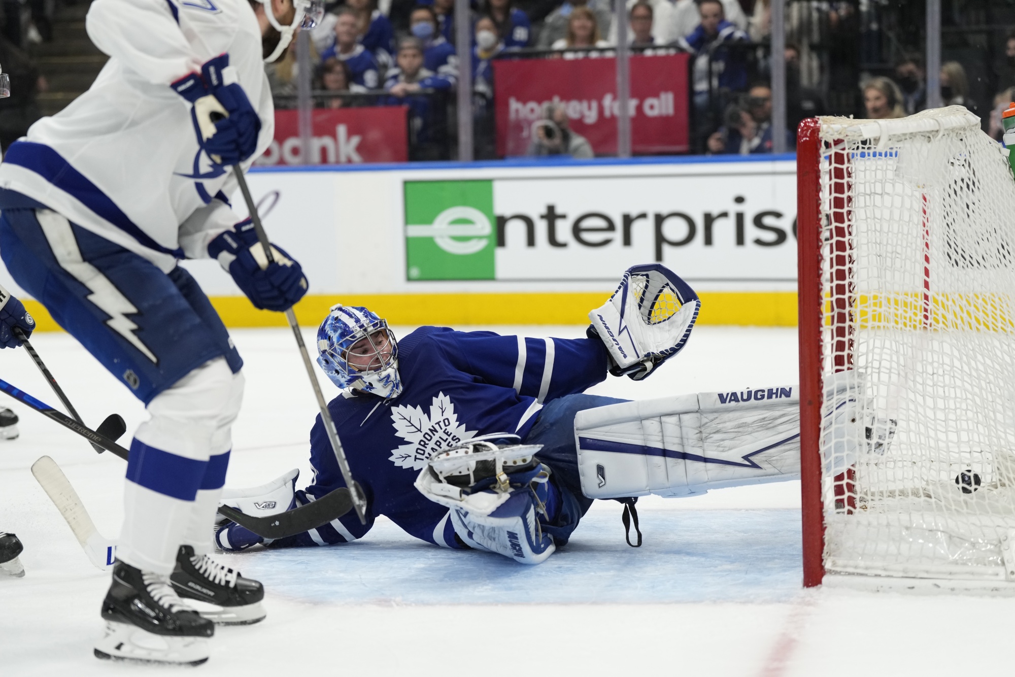 2-time Defending Champ Lightning Pull Even With Maple Leafs - Bloomberg