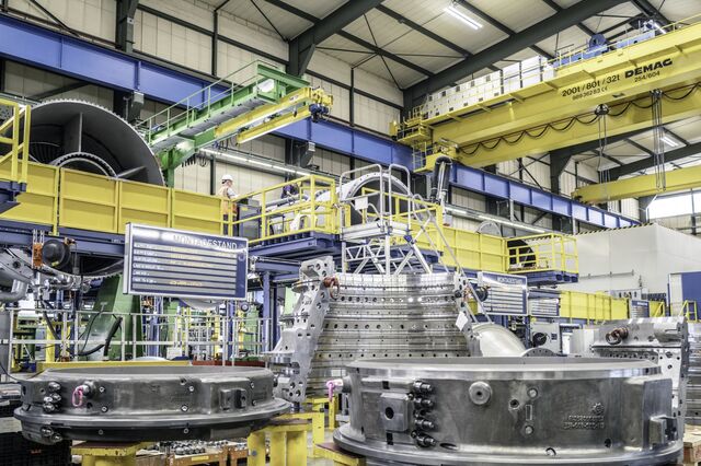 ■   Components parts of the outer casing of a gas turbine in final assembly area.
