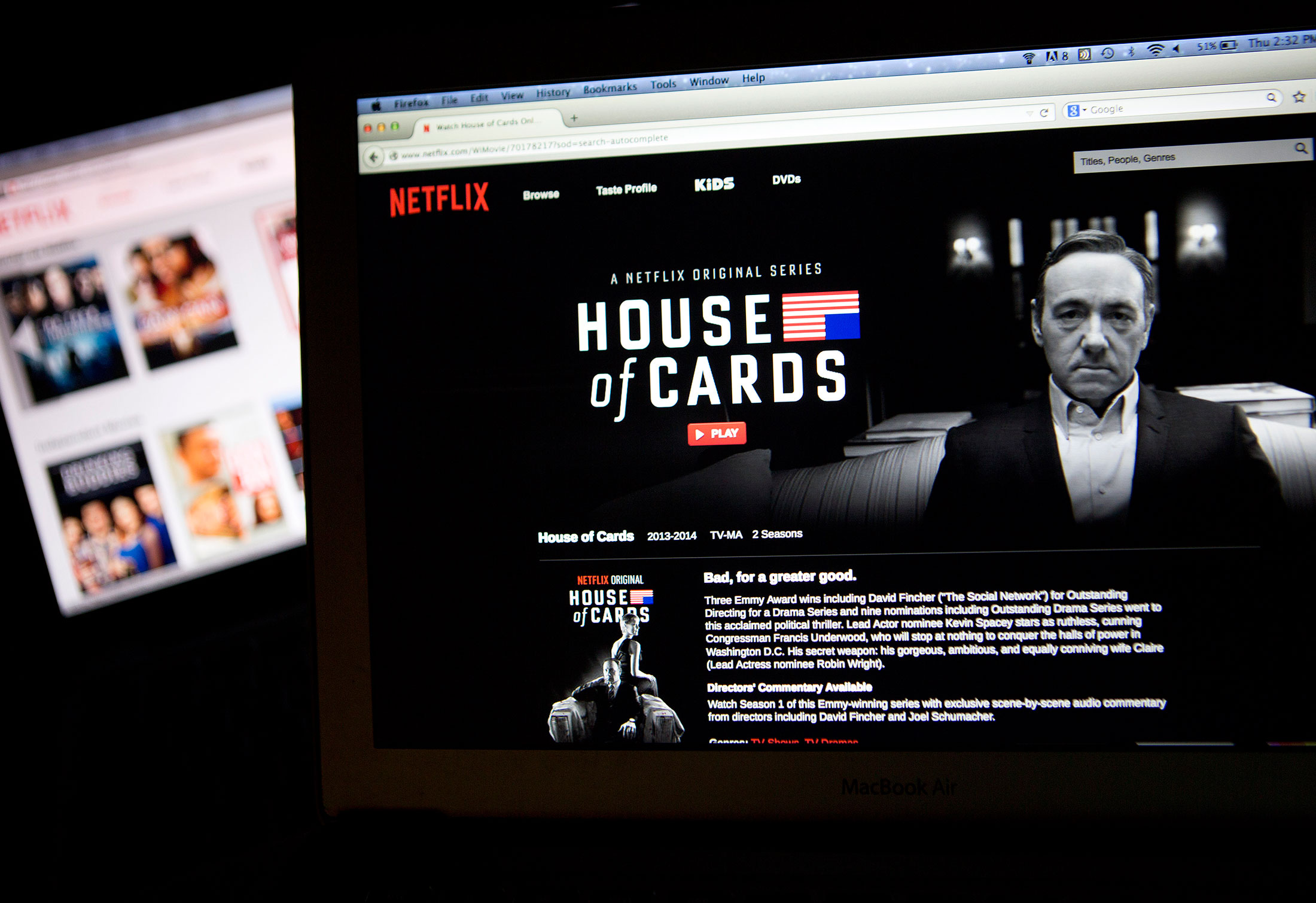 The Netflix Inc. website displays the &quot;House of Cards&quot; series.
