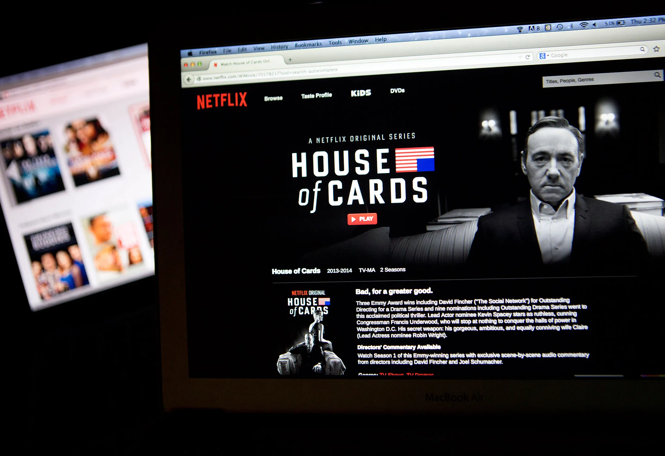 The Netflix Inc. website displays the "House of Cards" series.
