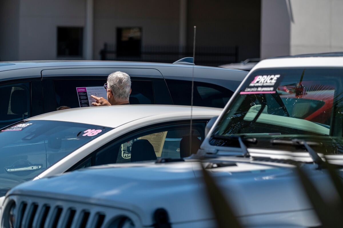 bloomberg.com - Keith Naughton - US Car Payments Hit a Record $777 a Month as Down Payments Drop