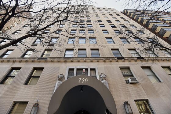Manhattan Luxury Buyers Shun Co-Ops for Less-Intrusive Condos