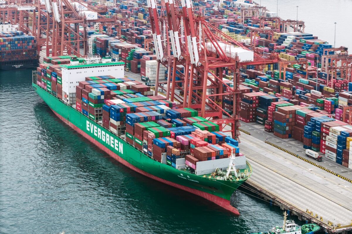 China Exports Rebound on AI Boom
