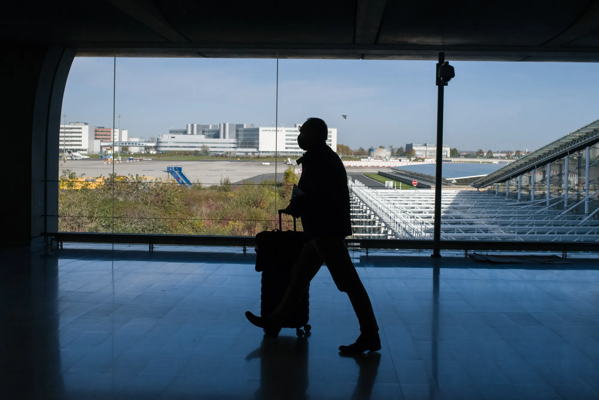 Flights to U.S. Reopen at Paris Charles de Gaulle Airport