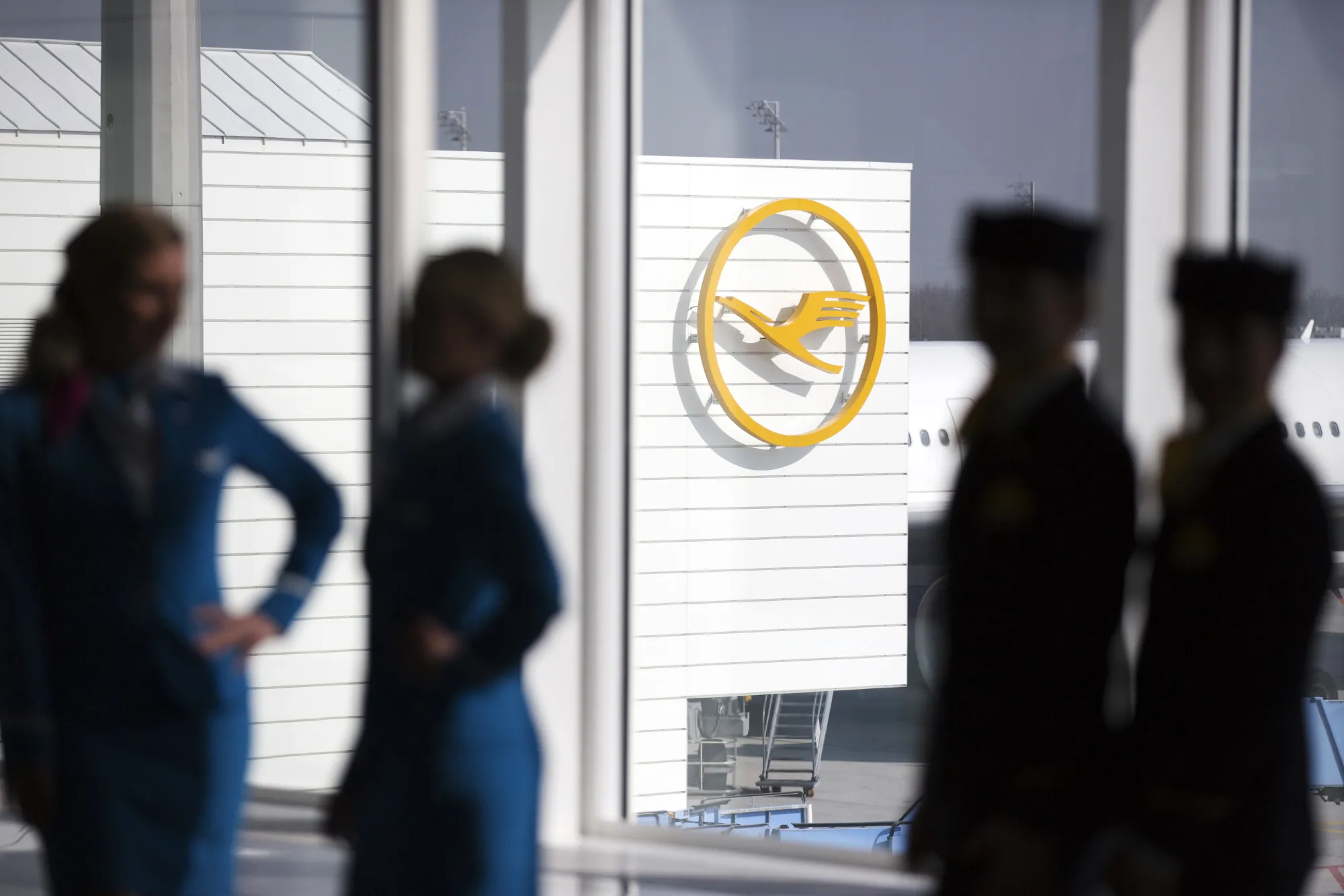Flight attendants from Deutsche Lufthansa&nbsp;in Frankfurt.