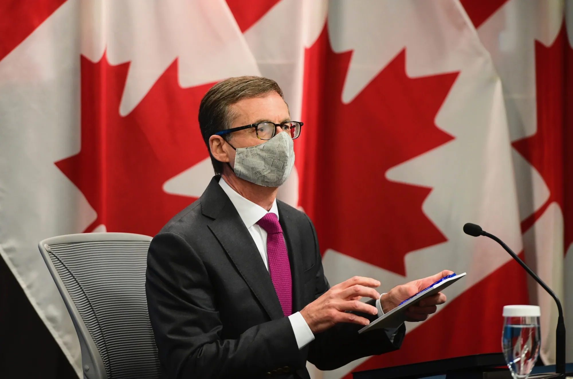 Tiff Macklem arrives at a Bank of Canada news conference on Oct. 28.