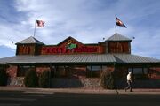 Texas Roadhouse Sales Hold as Diners Pick Cheaper Beef Cuts