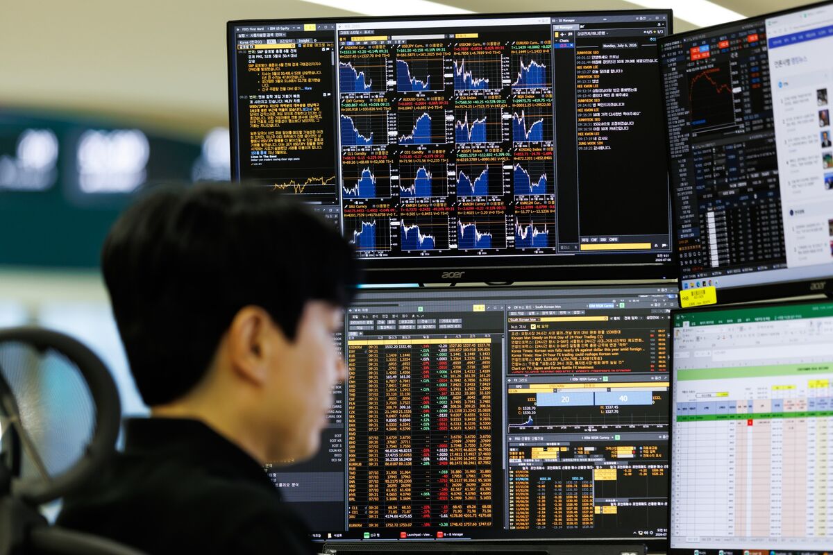 Korea ETF’s Record Inflow Fuels SK Hynix Proxy Play