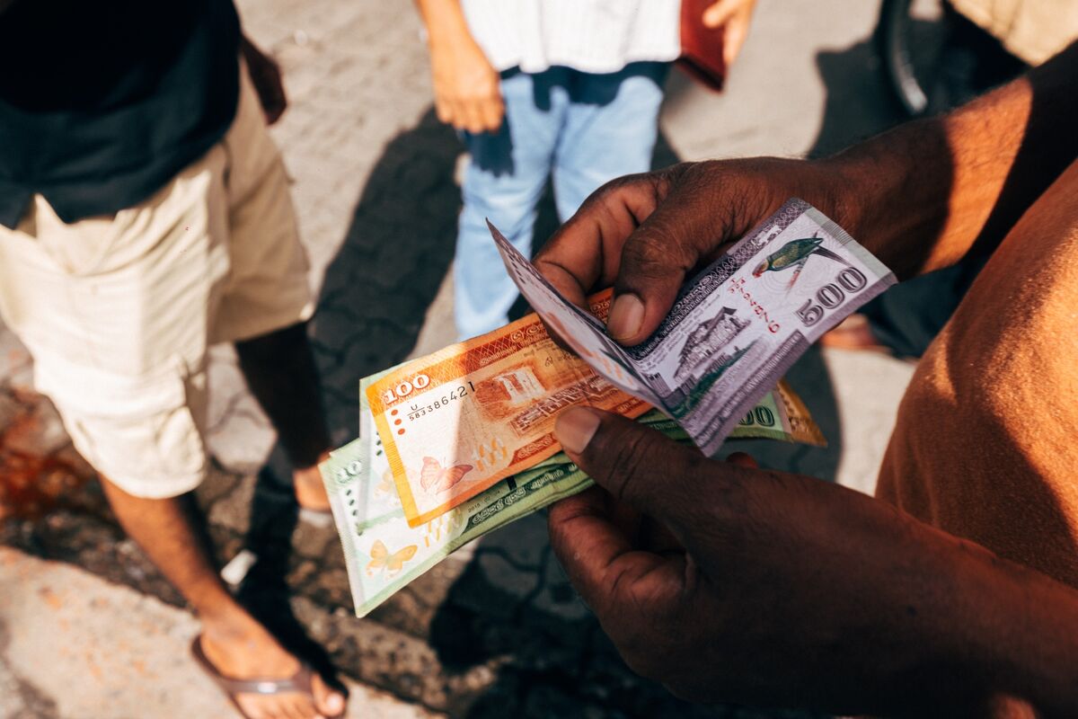 Sri Lankan Rupee Rallies Most in Three Years, Leads Asia FX