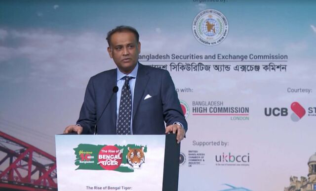 Saifuzzaman Chowdhury a „Bengáli tigris felemelkedése: Kereskedelmi és befektetési lehetőségek Bangladesben” című eseményen Manchesterben, az Egyesült Királyságban, 2021. november 8-án.