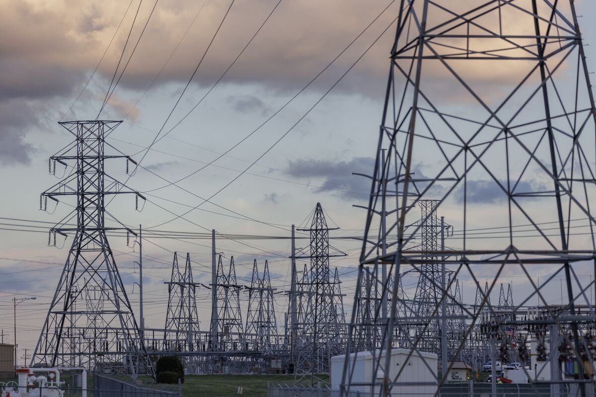 US Power Mega-Merger Gets a Rapturous Reception