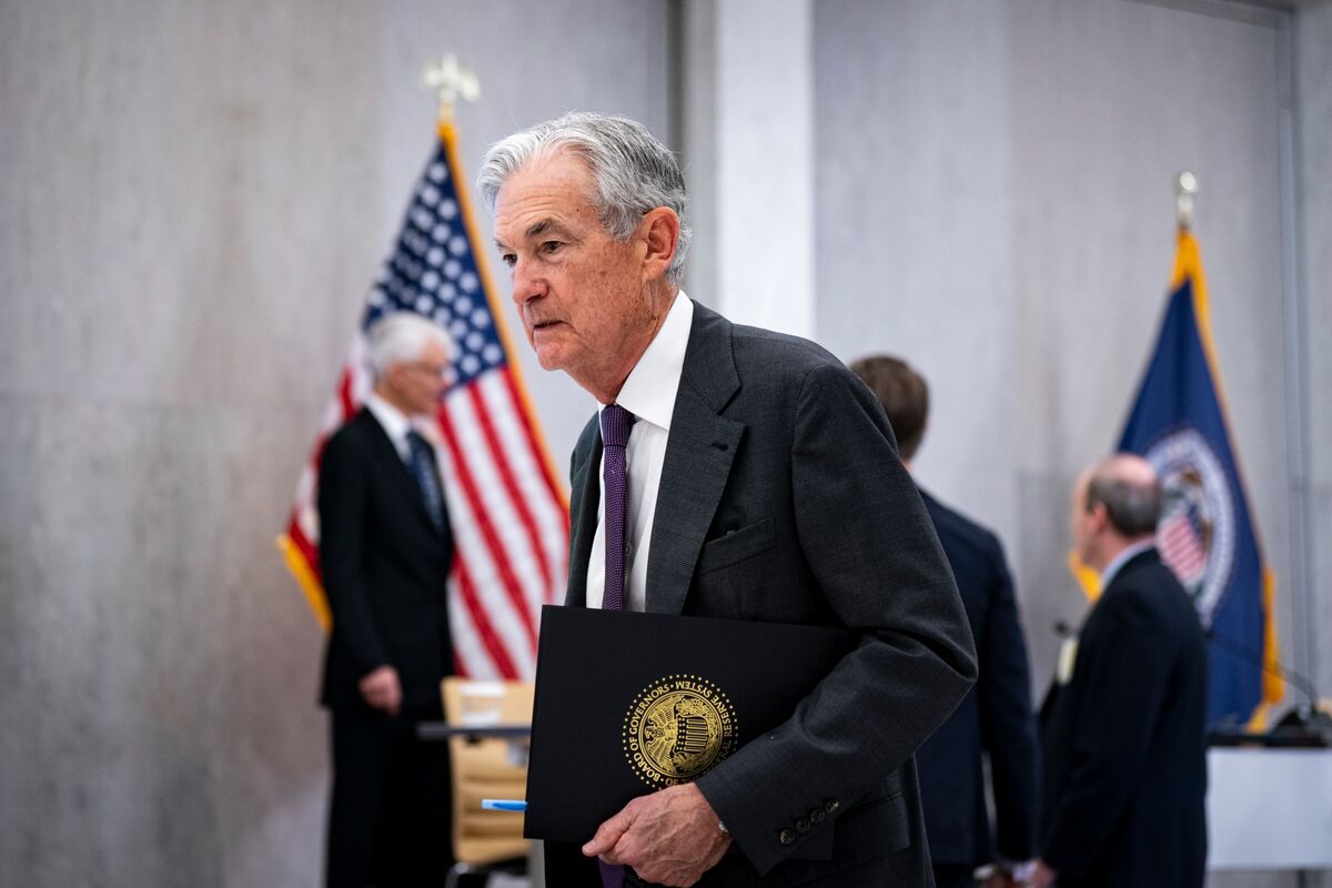 The US Economy Chugs Along But With an Undercurrent of Unease