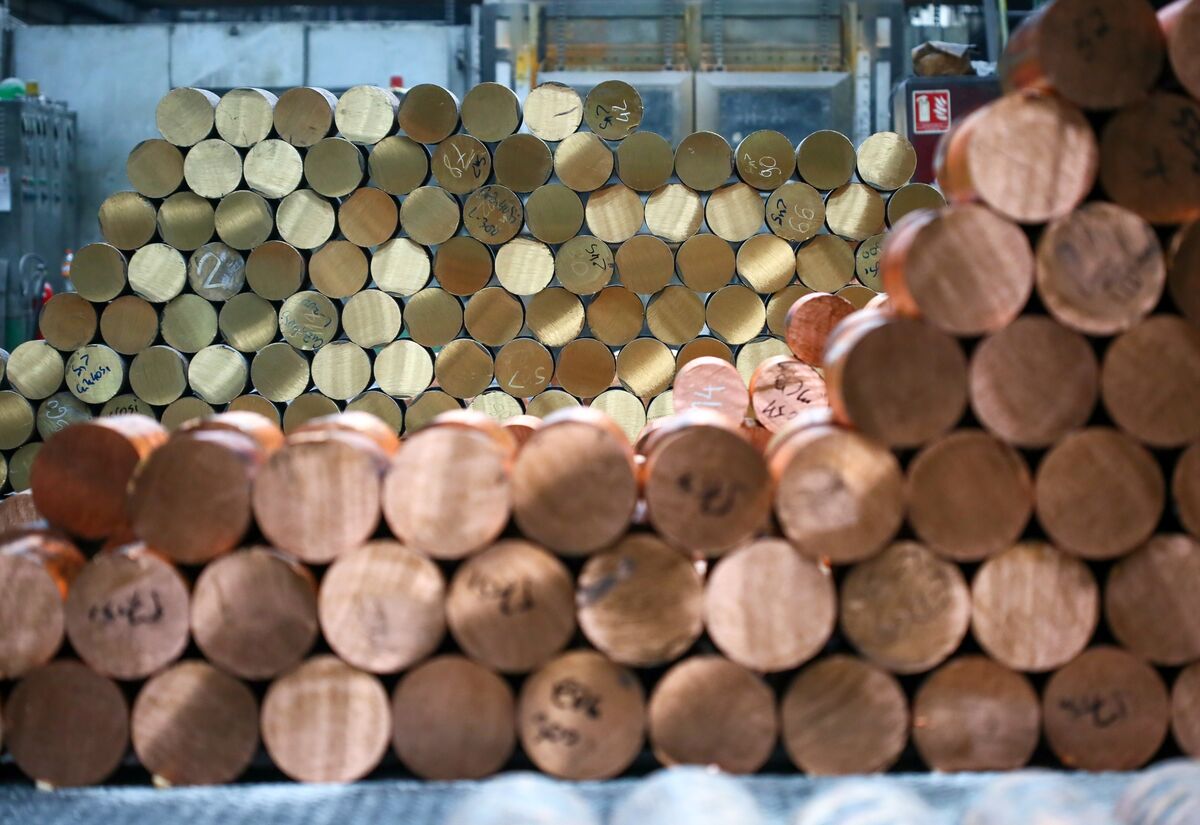 Copper Hits Fresh Record on Rising Risk of Tariff-Fueled Squeeze