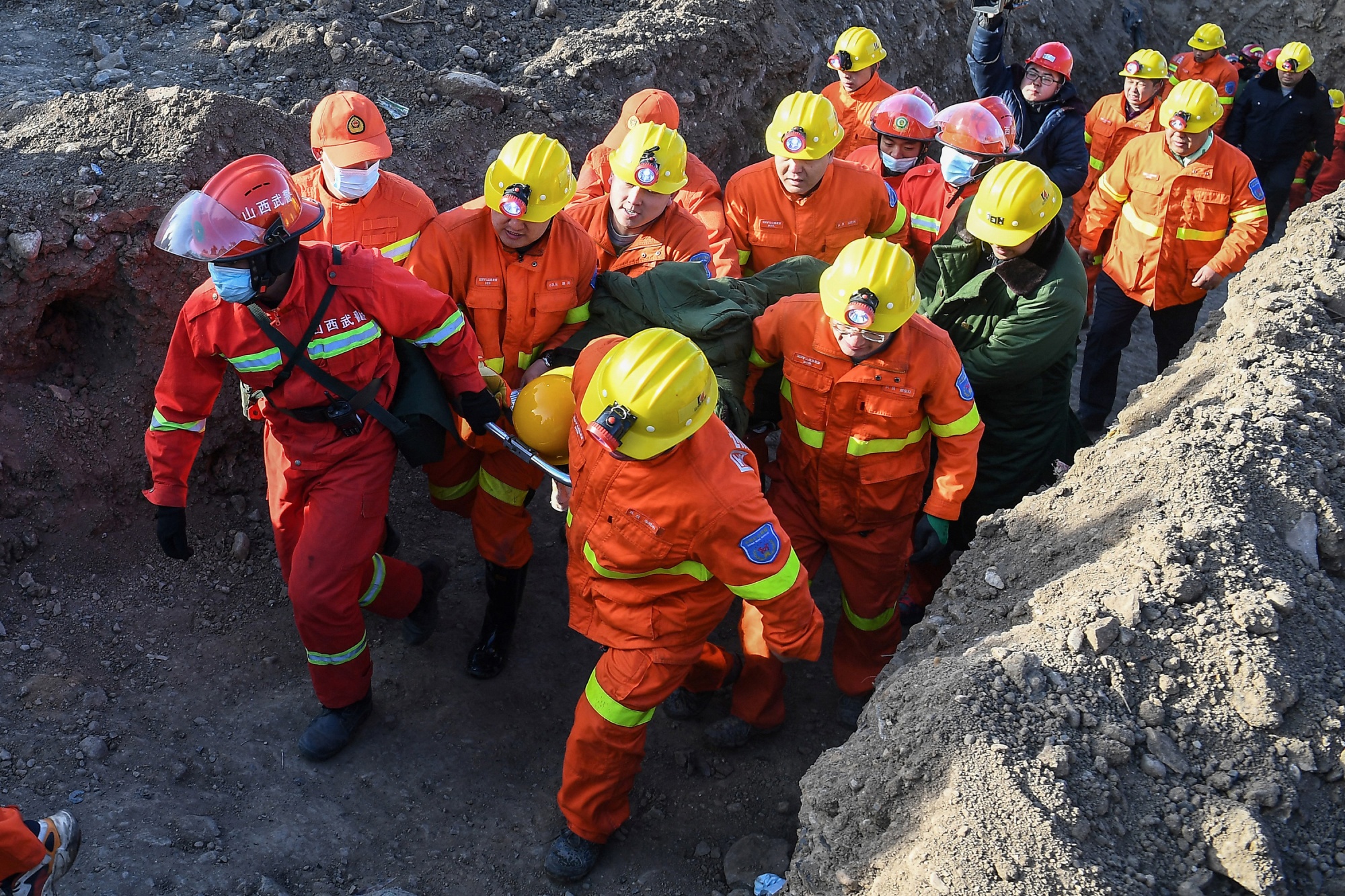 China coal mine blaze kills 21 workers, Workers' Rights