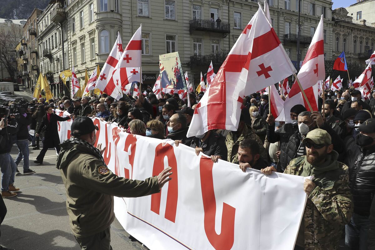 Georgian Protesters Demand Release Of Jailed Opposition Leader - Bloomberg