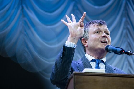 Billionaire Shows How Politics Might Really Work in Ukraine