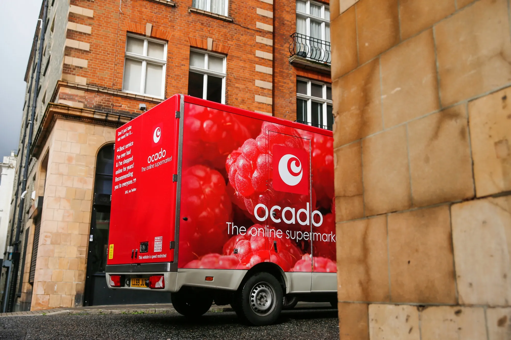 Ocado&nbsp;failed to capitalize on a surge in delivery demand spurred by Covid-19 lockdowns.