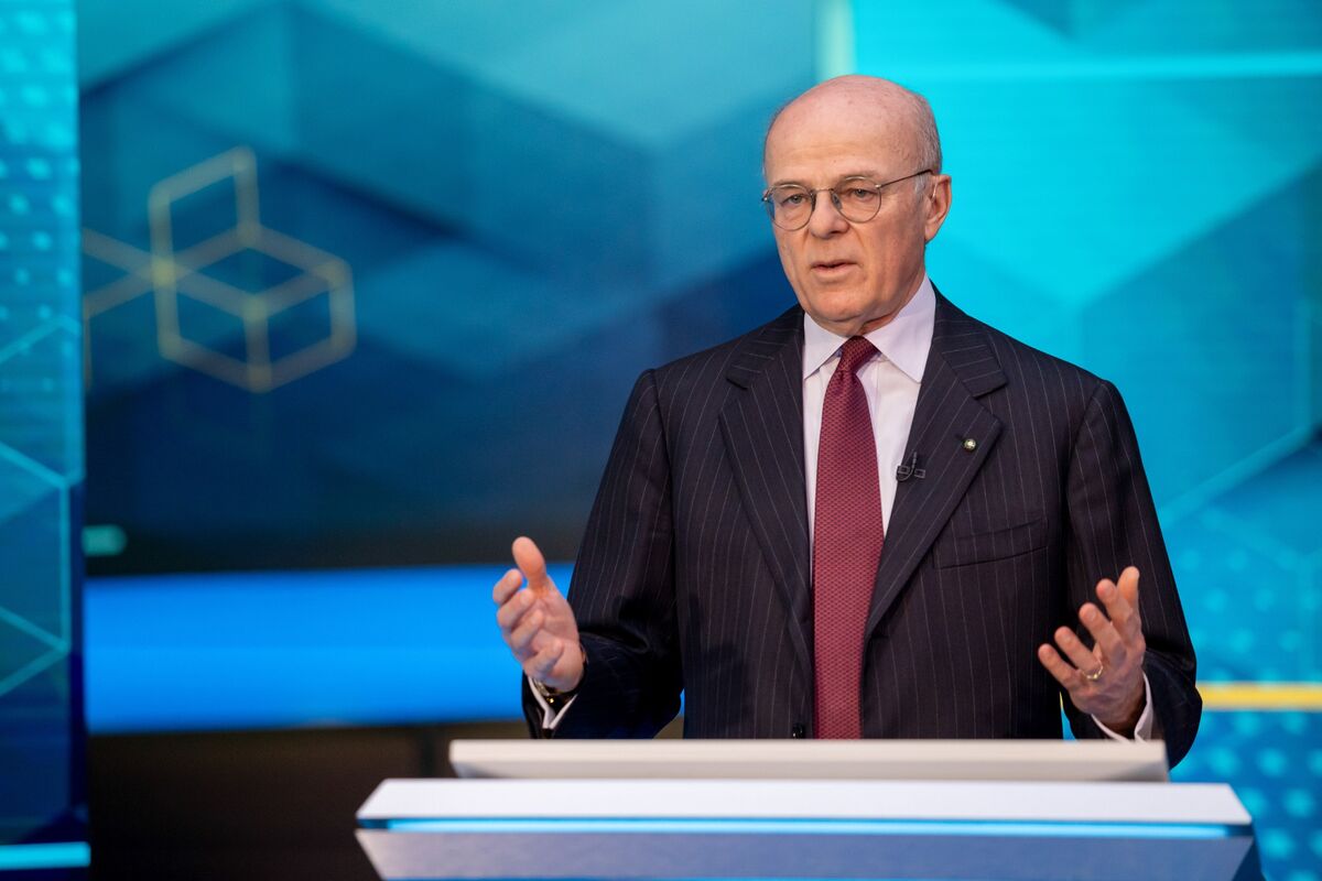 Zurich CEO Says Staff Let Go as Finma Imposes Partial Sales Ban