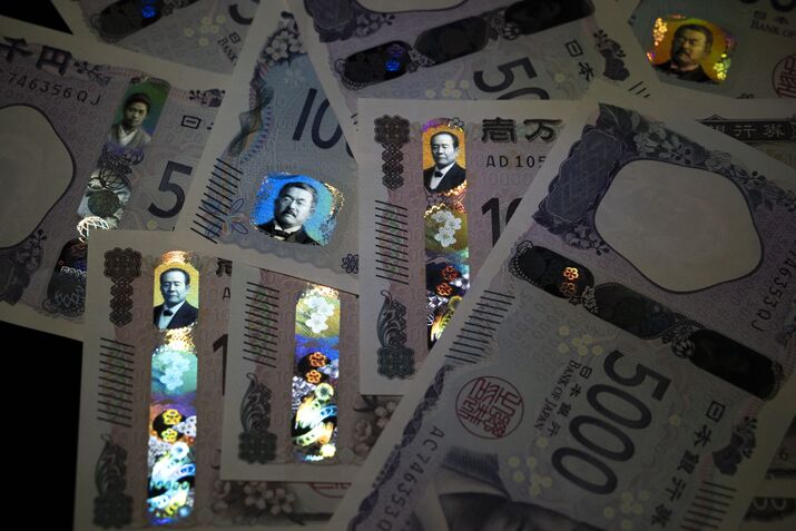 Yen Banknotes as Japanese Currency Slumps Further