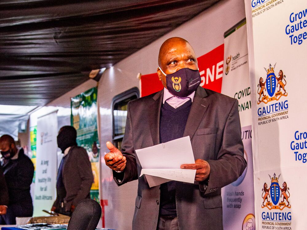 South African Covid Variant: Health Minister Says Travel Bans 'Unjustified' - Bloomberg