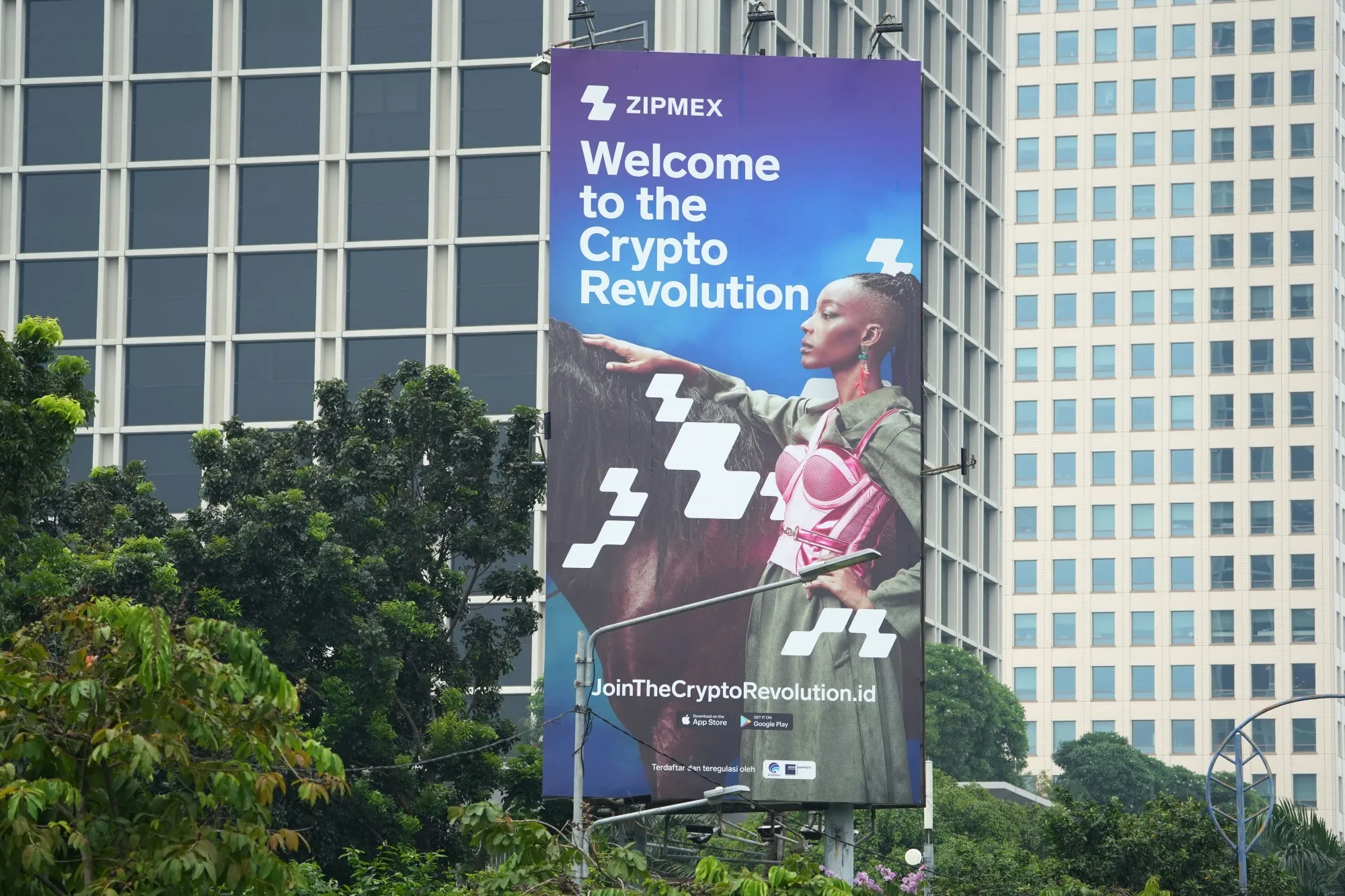 An advertisement for Zipmex in Jakarta in April.