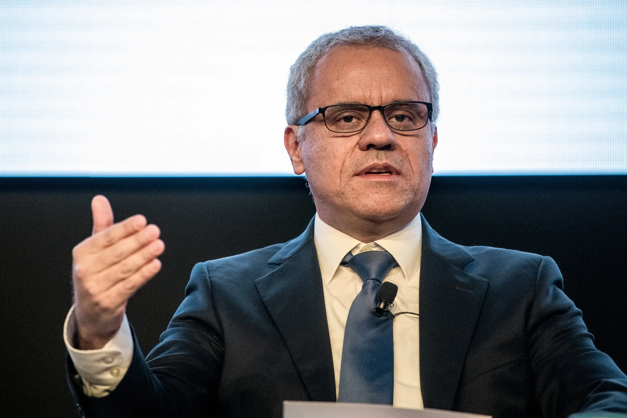 Todas las miradas están puestas en este momento en el presidente de Escondida | BHP, Alejandro Tapia, para ver que medidas tomará al respecto ya que en caso que hubiera habido una tragedia hoy seguramente la historia sería otra muy distinta para el y su equipo de colaboradores.