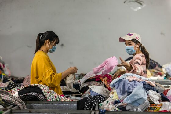 China’s Next Problem Is Recycling 26 Million Tons of Discarded Clothes