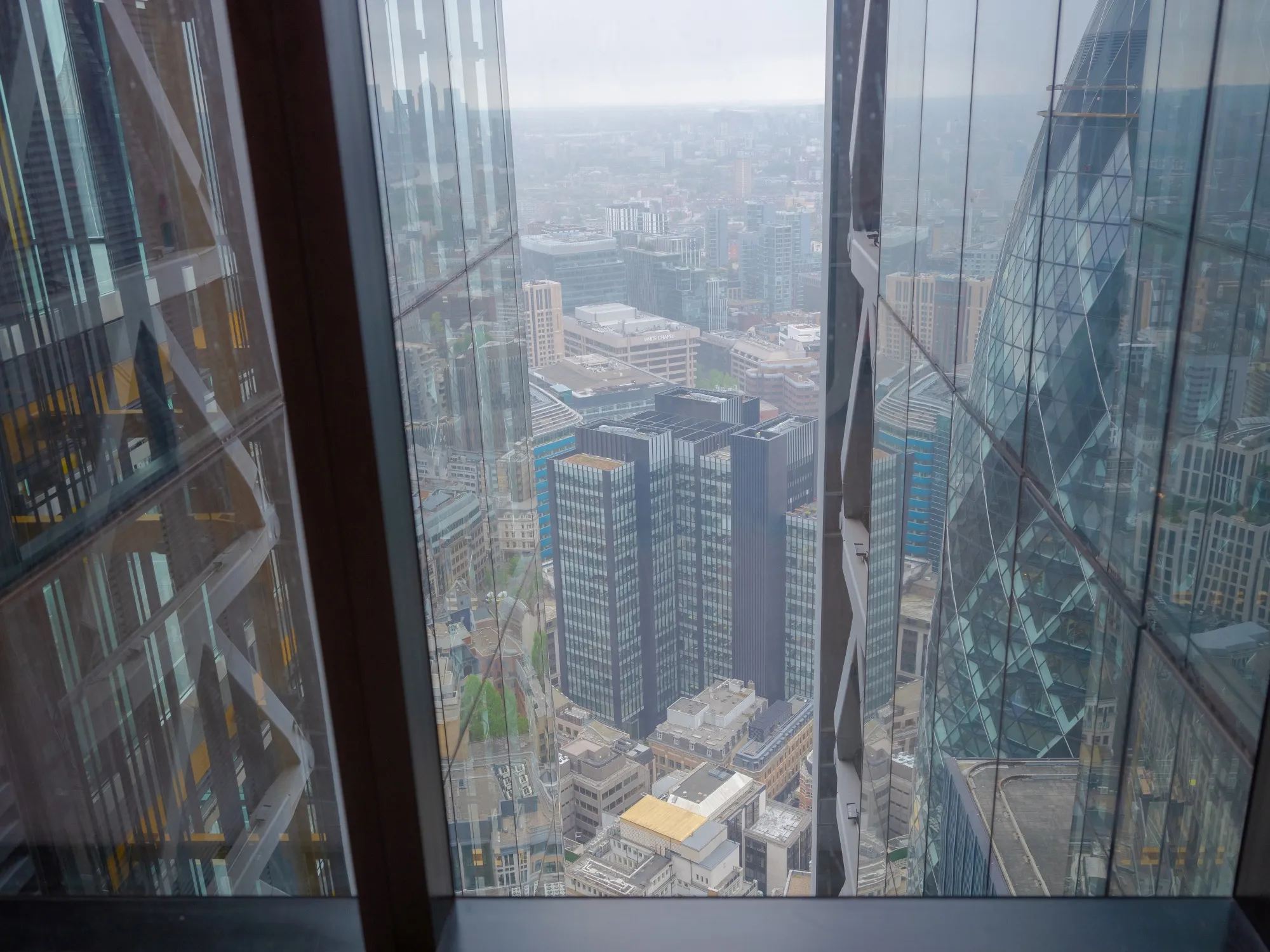 Some 9 in 10 UK Finance Staff Say No To Returning To The Office