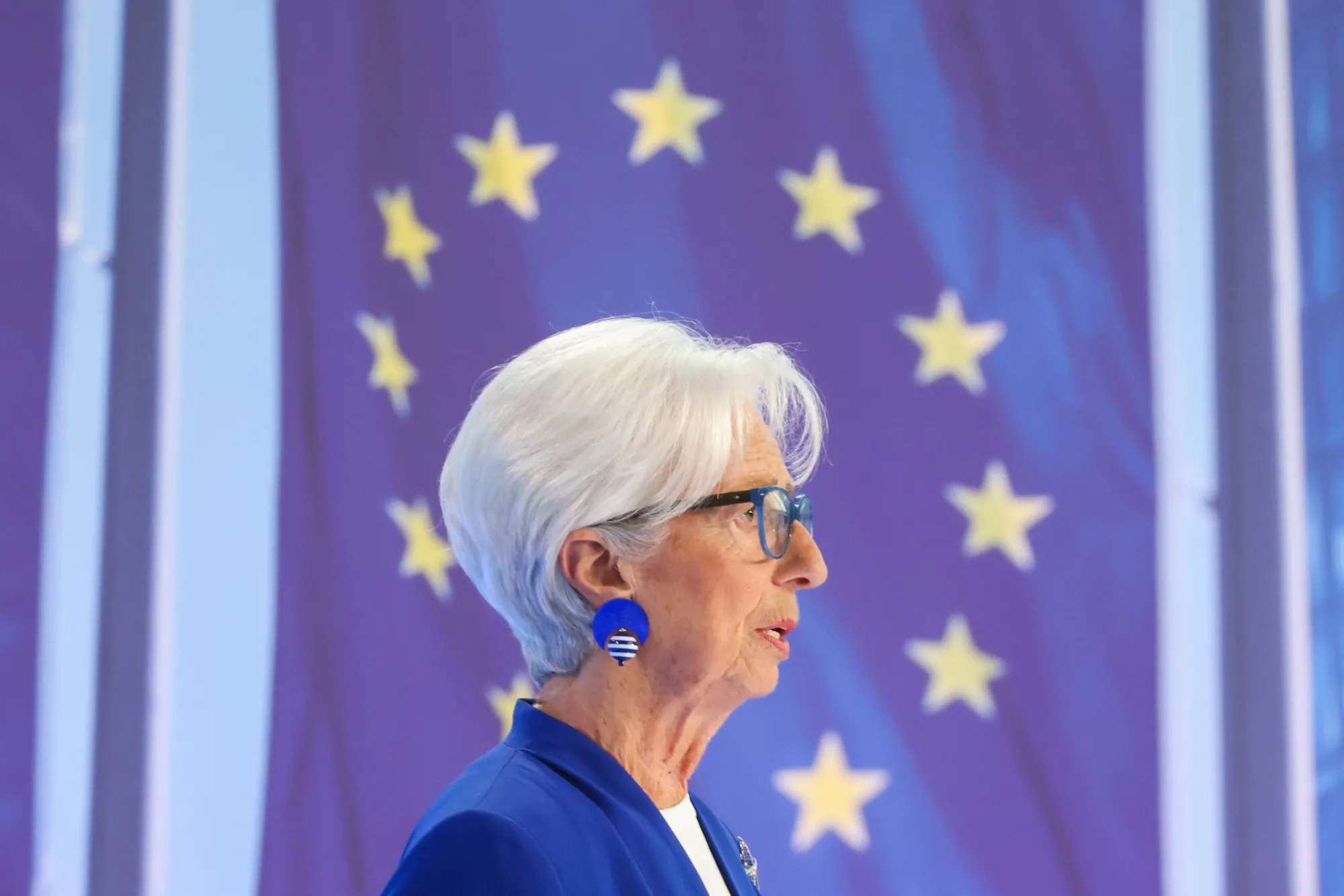 ECB Holds Rates as Lagarde Sets Early Exit