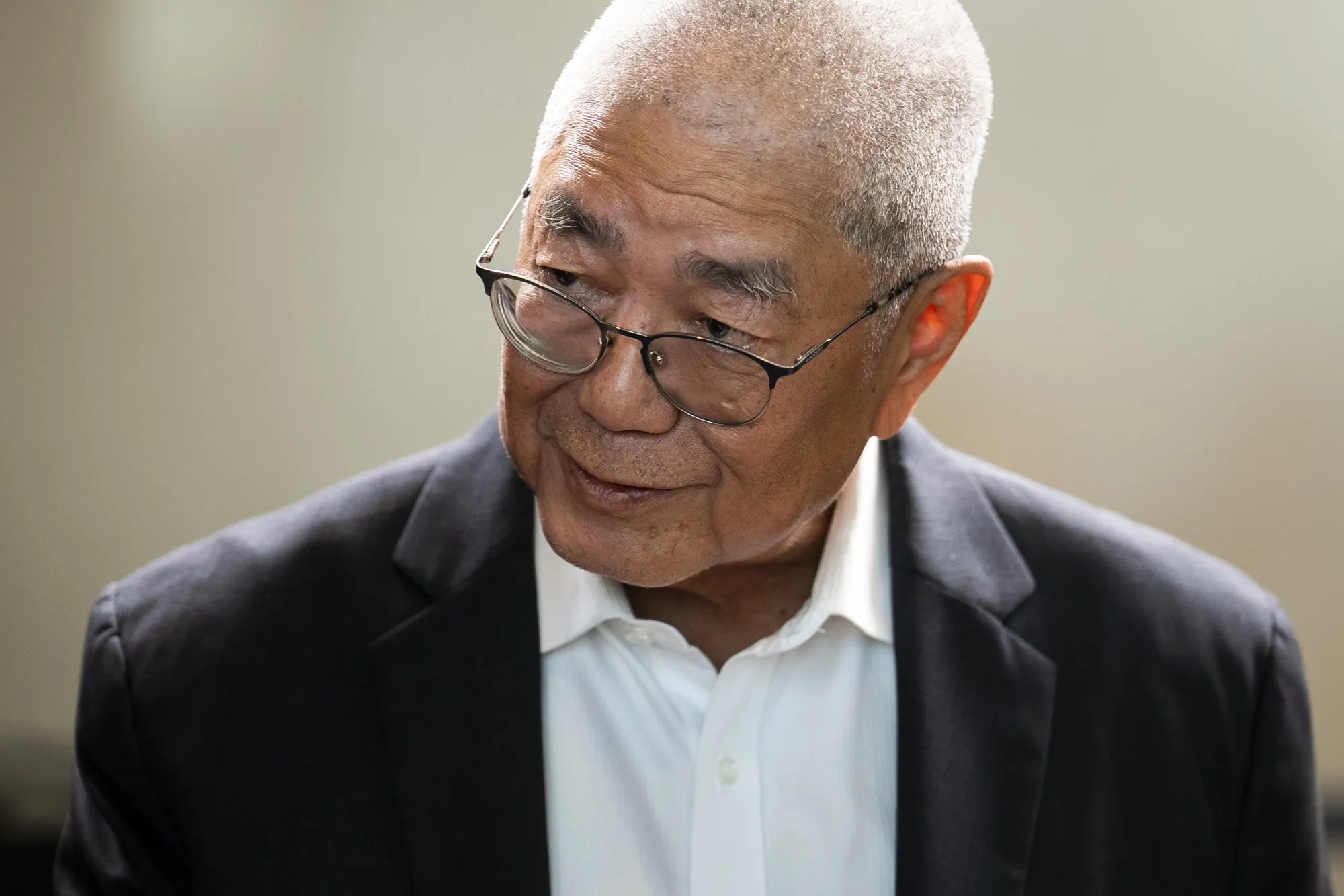 PHP/USD: Philippines to Resist Large Swings in Peso, Central Bank Governor  Says - Bloomberg