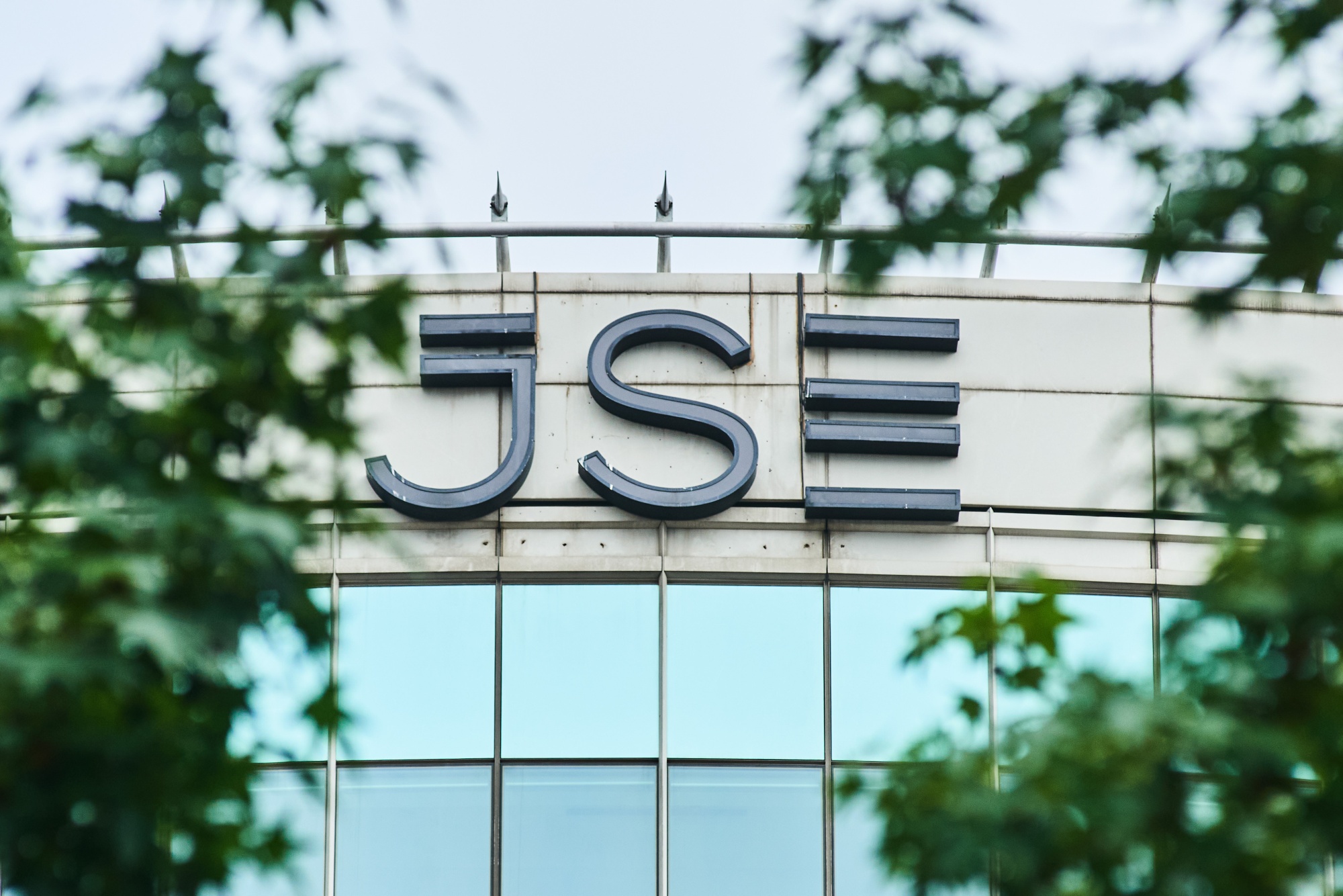 The Johannesburg Stock Exchange (JSE) in Johannesburg. Photographer: Waldo Swiegers/Bloomberg