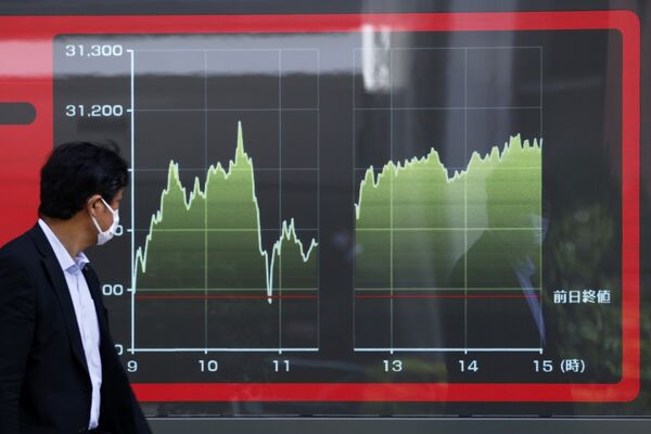 Stocks Drop as AI Buzz Wanes With Powell in Focus: Markets Wrap