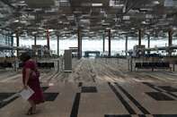 Inside Changi Airport as Singaporen Says Southeast Asian Arrivals Must Self-Isolate