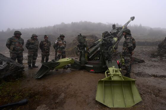 India Deploys U.S. Weapons to Fortify Disputed Border With China