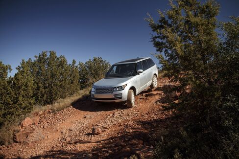 The HSE diesel is very capable off-road, with a 7,716-pound towing capacity.