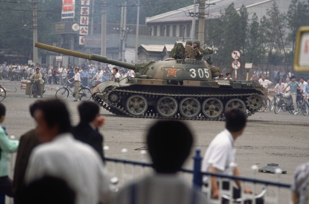 How Tanks on Tiananmen Square Defined China&#39;s Model for Control - Bloomberg