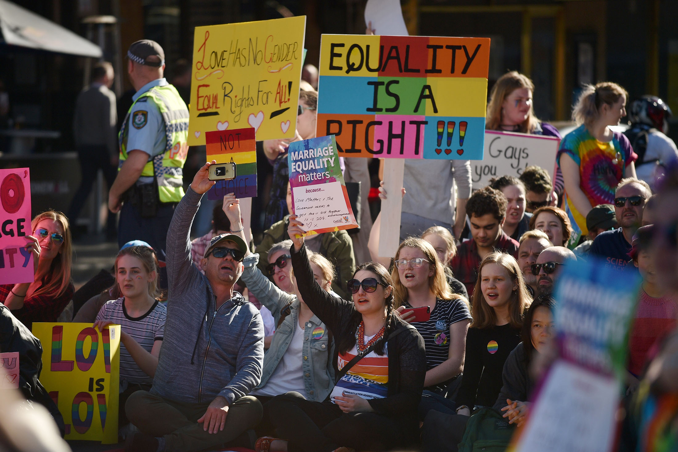 Young Aussies May Embrace Snail Mail to Boost Gay Marriage Bid - Bloomberg