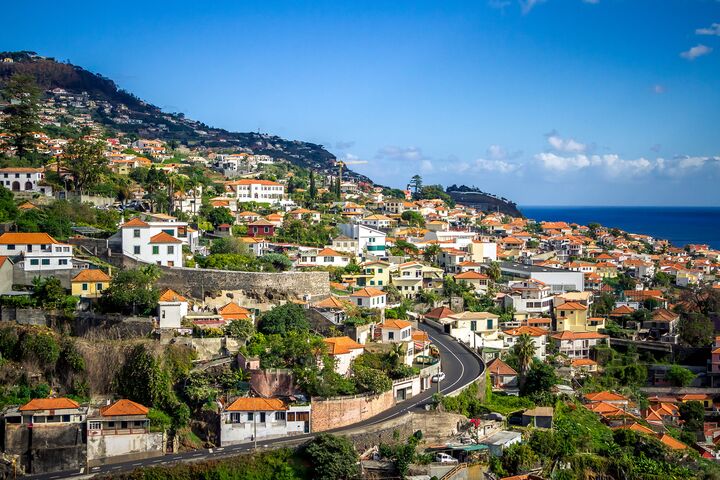 Portugal’s Madeira Island Imposes Curbs on Unvaccinated People - Bloomberg