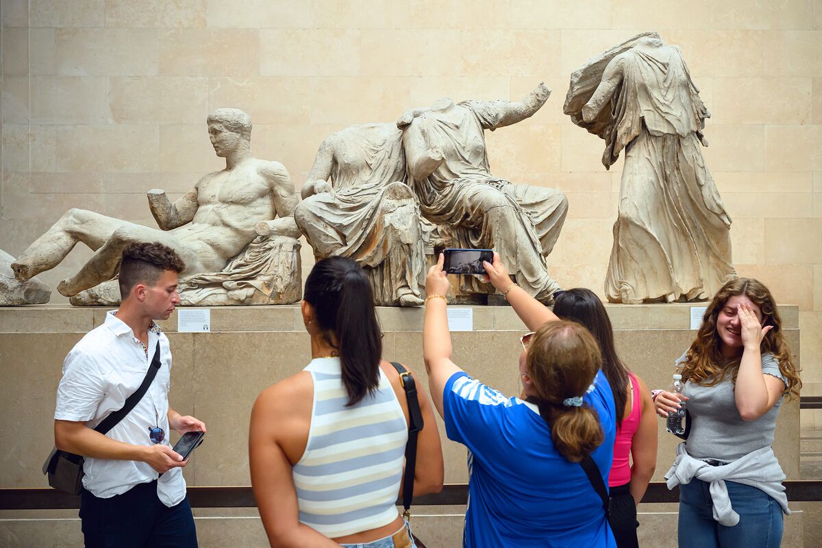 Greek PM Rejects Bayeux Tapestry Precedent for Parthenon Marbles